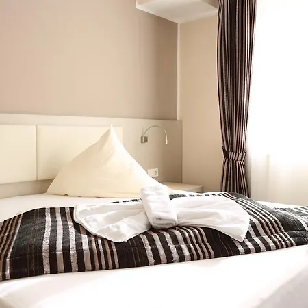 卡瓦利诺il酒店 酒店 瓦伦多夫